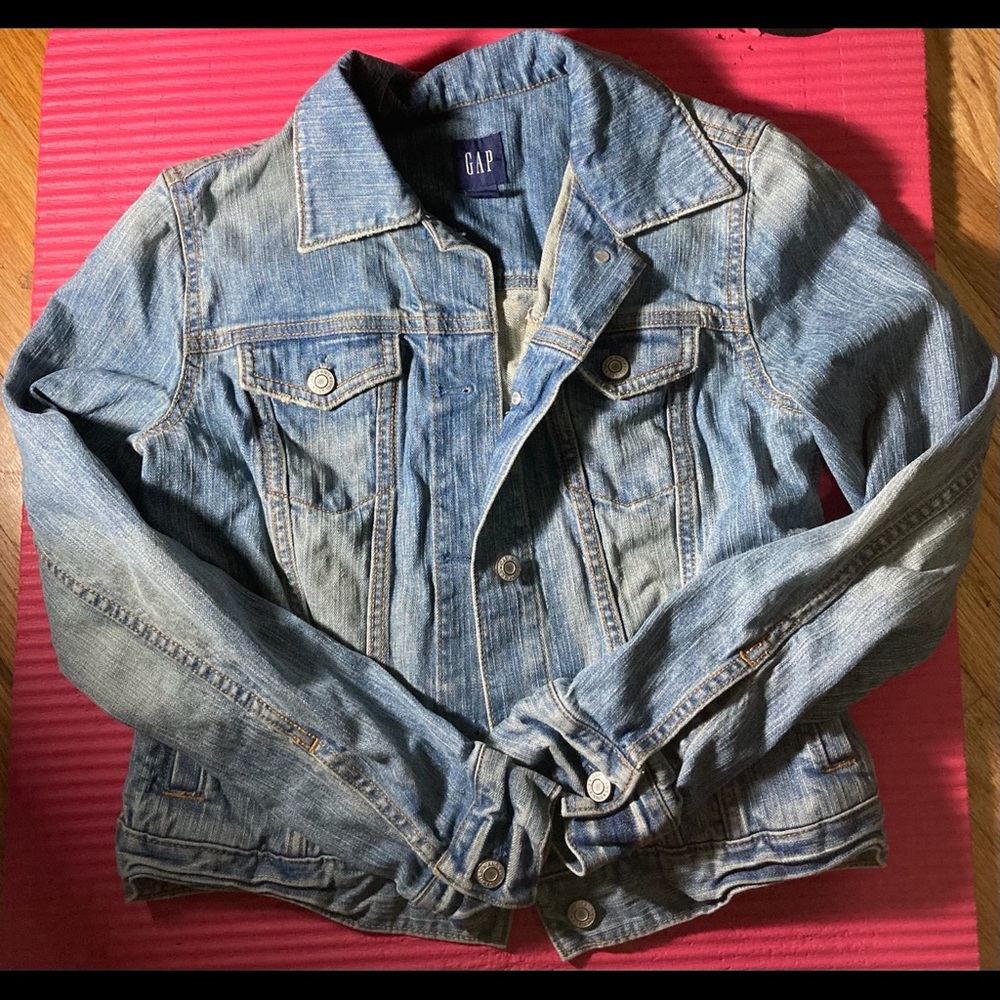 ⚡️SOLD⚡️GAP Denim Jacket